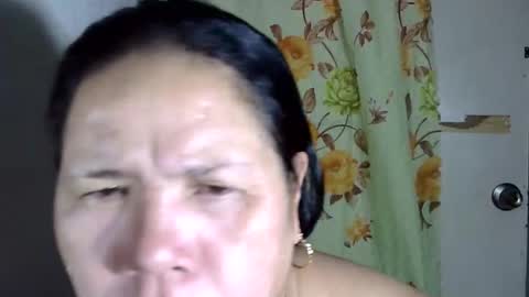Snapshot of hottycrissy4u chatting on April 28, 4:39 am hottycrissy4u online show from April 28, 4:39 am