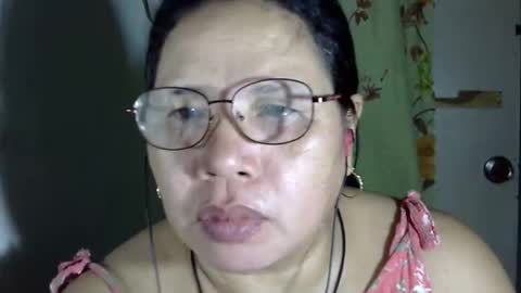 Snapshot of hottycrissy4u chatting on May 5, 6:21 am hottycrissy4u online show from May 5, 6:21 am