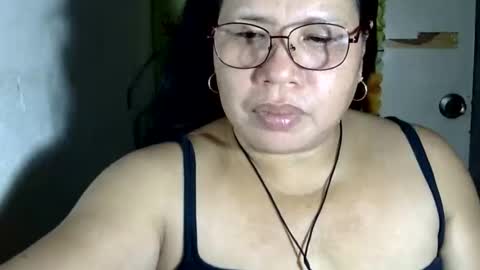Snapshot of hottycrissy4u chatting on May 11, 5:46 am hottycrissy4u online show from May 11, 5:46 am