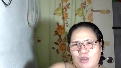 Snapshot of hottycrissy4u chatting on May 12, 7:16 am hottycrissy4u online show from May 12, 7:16 am