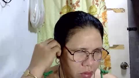 Snapshot of hottycrissy4u chatting on May 15, 8:05 pm hottycrissy4u online show from May 15, 8:05 pm