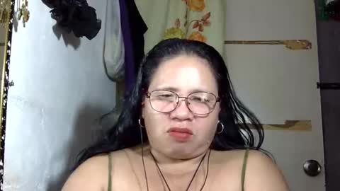 Snapshot of hottycrissy4u chatting on June 2, 1:24 pm hottycrissy4u online show from June 2, 1:24 pm