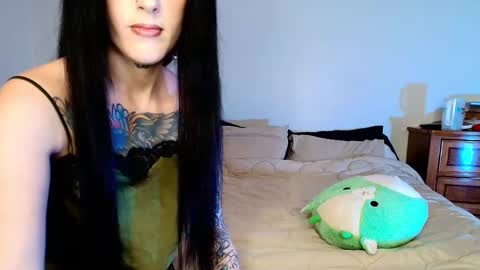 Snapshot of hotwetfreak chatting on January 27, 2:53 am Lili Vixen online show from January 27, 2:53 am