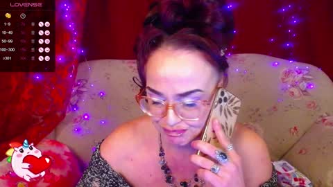 Snapshot of hotzlata chatting on February 5, 7:53 pm Hotzlata online show from February 5, 7:53 pm