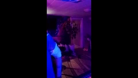 SeanPatrick online show from April 17, 3:42 am