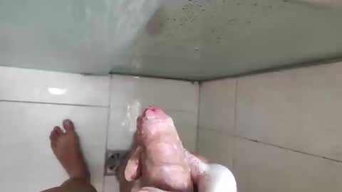 Snapshot of hricieri chatting on January 12, 12:33 pm Henrique online show from January 12, 12:33 pm