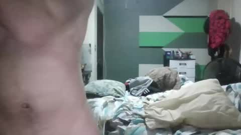 hsanchez6340 online show from May 26, 12:56 pm
