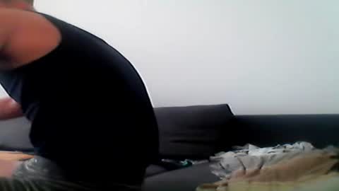 Snapshot of hubikush22 chatting on July 25, 1:52 pm hubikush22 online show from July 25, 1:52 pm