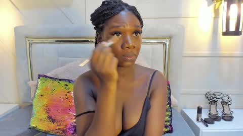 Snapshot of huddah_cam chatting on January 16, 11:26 am huddah online show from January 16, 11:26 am