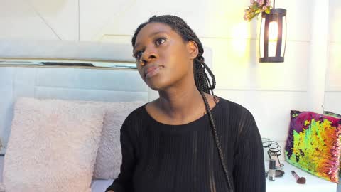 Snapshot of huddah_cam chatting on February 6, 11:43 am huddah online show from February 6, 11:43 am