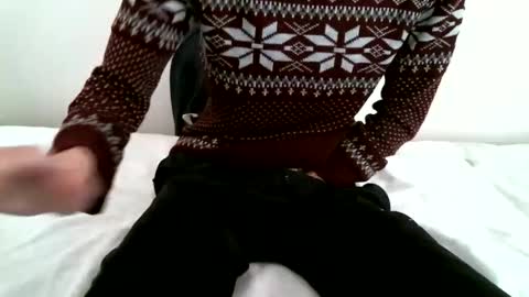 Snapshot of hug_me chatting on February 6, 2:58 pm Keanu online show from February 6, 2:58 pm