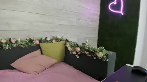 Erin online show from December 2, 7:36 am