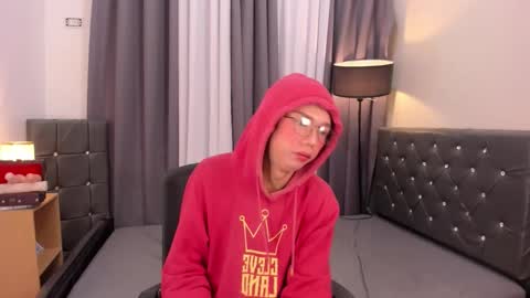 Snapshot of hugecock_pretty714250 chatting on December 14, 11:42 pm hugecock_pretty714250 online show from December 14, 11:42 pm