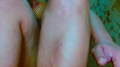 Snapshot of hugecockexploaderr chatting on December 16, 9:52 pm Bella online show from December 16, 9:52 pm