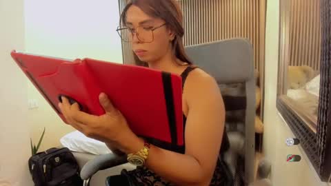 Queen karen grey online show from December 23, 11:04 am