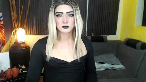 MsLovely online show from April 16, 9:50 pm