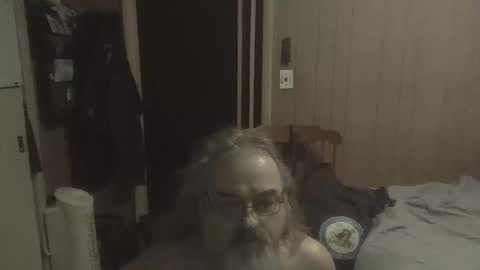 Snapshot of huggybear566 chatting on February 12, 11:16 am lonely huggy bear online show from February 12, 11:16 am