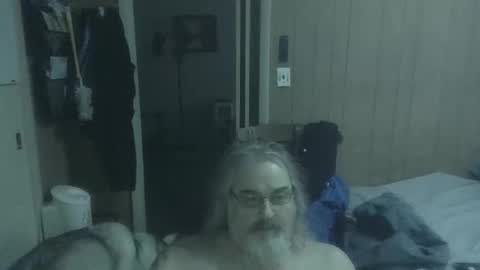 Snapshot of huggybear566 chatting on February 20, 4:29 pm lonely huggy bear online show from February 20, 4:29 pm