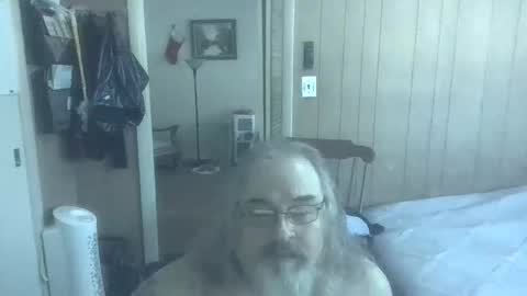 Snapshot of huggybear566 chatting on February 27, 2:39 pm lonely huggy bear online show from February 27, 2:39 pm