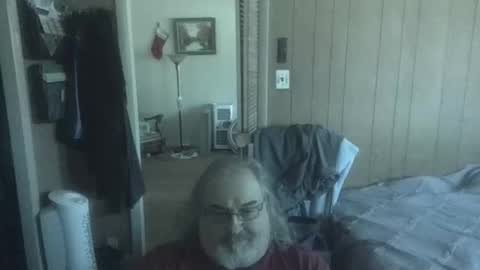 Snapshot of huggybear566 chatting on April 23, 3:25 pm lonely huggy bear online show from April 23, 3:25 pm