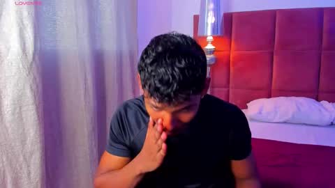 Snapshot of hugo_cano chatting on December 20, 10:06 pm Hugo Cano online show from December 20, 10:06 pm