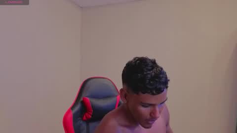 Snapshot of hugo_cano chatting on February 21, 4:13 am Hugo Cano online show from February 21, 4:13 am