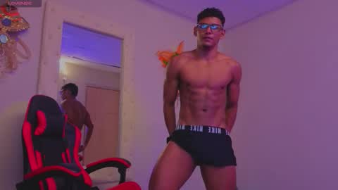 Snapshot of hugo_cano chatting on February 26, 4:55 am Hugo Cano online show from February 26, 4:55 am