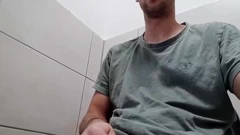 Snapshot of hukssss chatting on November 30, 8:18 am hukssss online show from November 30, 8:18 am