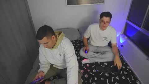 Snapshot of hun_damer chatting on September 18, 1:51 am hun_damer online show from September 18, 1:51 am