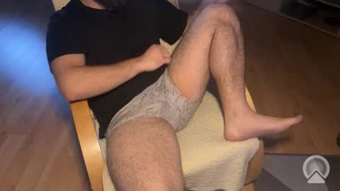 Snapshot of hundick696 chatting on November 30, 1:48 pm hundick696 online show from November 30, 1:48 pm