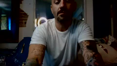 hungherowithoutacape online show from July 1, 8:19 pm