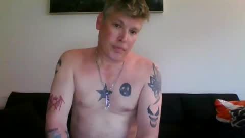 hunginhville2347 online show from April 3, 11:58 pm