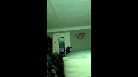 hungitalian40 online show from February 26, 5:17 am