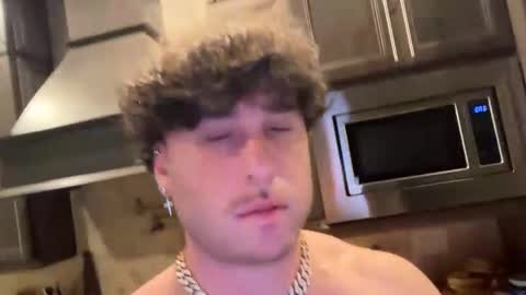 hungkingg22 online show from January 13, 5:35 am