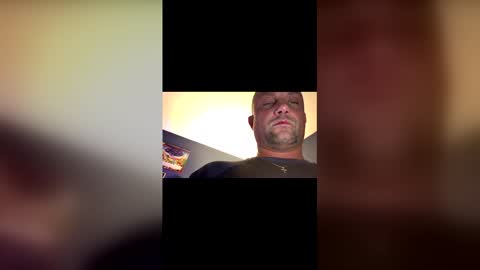 Snapshot of hunglikeray2286 chatting on December 21, 1:02 am hunglikeray2286 online show from December 21, 1:02 am