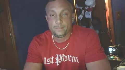 Snapshot of hunglikeray2286 chatting on April 11, 5:01 am hunglikeray2286 online show from April 11, 5:01 am