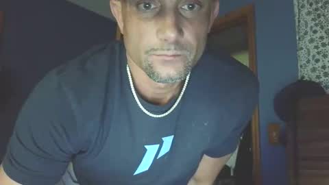 Snapshot of hunglikeray2286 chatting on May 30, 5:15 am hunglikeray2286 online show from May 30, 5:15 am