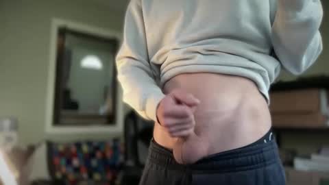 hungonthewall33 online show from April 18, 1:26 pm