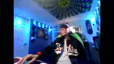 hungtxcock92 online show from October 12, 1:54 pm