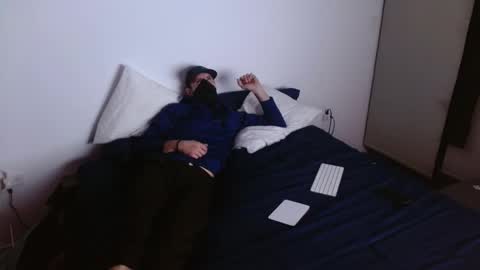 Snapshot of hunguncut_7k chatting on December 14, 3:34 am king Hung Uncut online show from December 14, 3:34 am