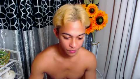 Snapshot of hunk_edward chatting on July 6, 6:10 am hunk_edward online show from July 6, 6:10 am