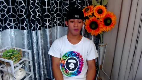 Snapshot of hunk_edward chatting on July 7, 6:16 am hunk_edward online show from July 7, 6:16 am