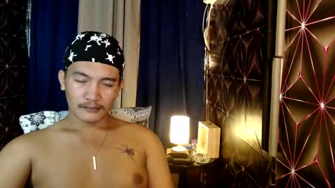 Snapshot of hunkylloyd chatting on December 18, 12:40 pm hunkylloyd online show from December 18, 12:40 pm