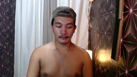 Snapshot of hunkylloyd chatting on January 4, 11:17 pm hunkylloyd online show from January 4, 11:17 pm