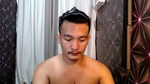 Snapshot of hunkylloyd chatting on February 19, 3:39 am hunkylloyd online show from February 19, 3:39 am