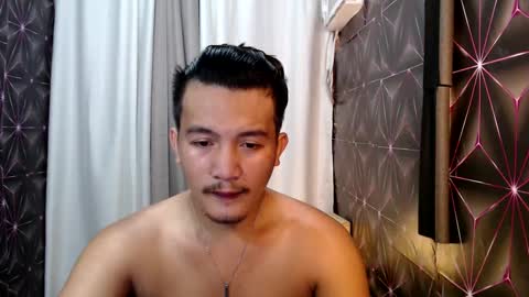 Snapshot of hunkylloyd chatting on February 26, 5:09 am hunkylloyd online show from February 26, 5:09 am