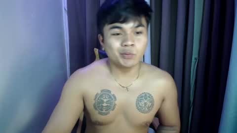 Snapshot of hunkyzeus chatting on June 17, 9:16 pm hunkyzeus online show from June 17, 9:16 pm