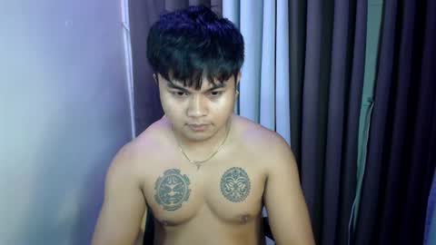 Snapshot of hunkyzeus chatting on June 19, 10:46 pm hunkyzeus online show from June 19, 10:46 pm