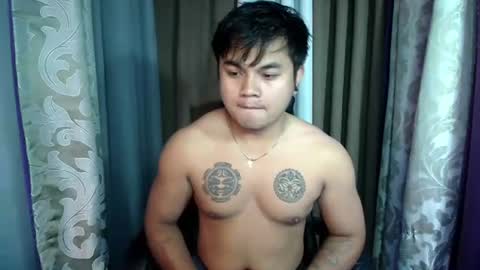 Snapshot of hunkyzeus chatting on July 4, 6:41 am hunkyzeus online show from July 4, 6:41 am