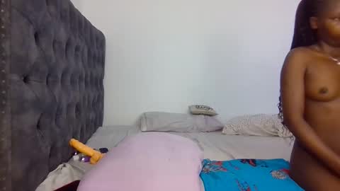 Snapshot of hunnytease chatting on November 12, 7:09 am hunny online show from November 12, 7:09 am